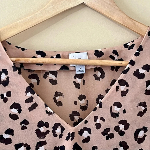 A New Day| Flowy V-Neck Animal Print Bell Cuff Long Sleeve Feminine Shirt Size M - Picture 2 of 6